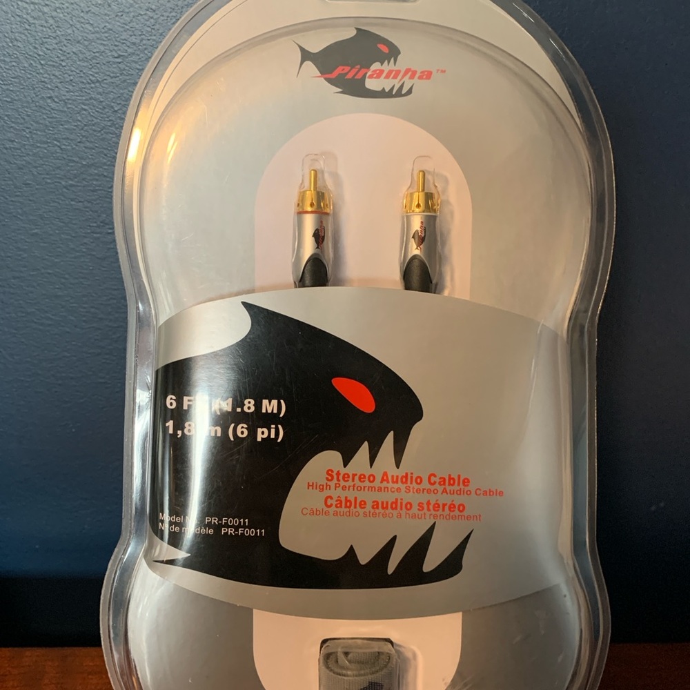 Piranha 6 foot Stereo Audio Cable 24 k Gold plated NWT
